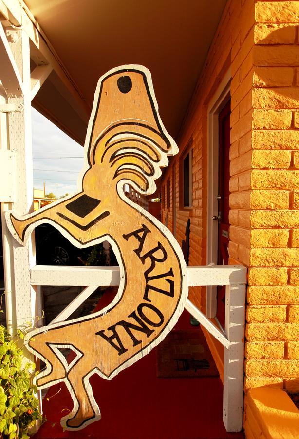 Brad'S Desert Inn Holbrook Exteriör bild